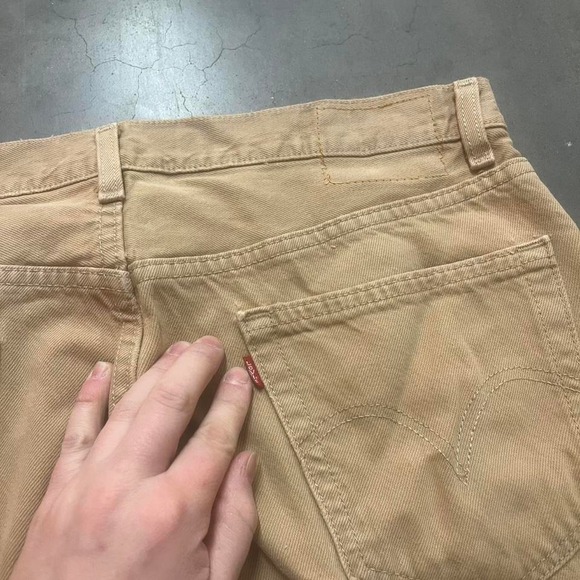 Vintage Levi's 550 relaxed fit men beige earth tone loose jeans USA made 2003 35 - Picture 2 of 8